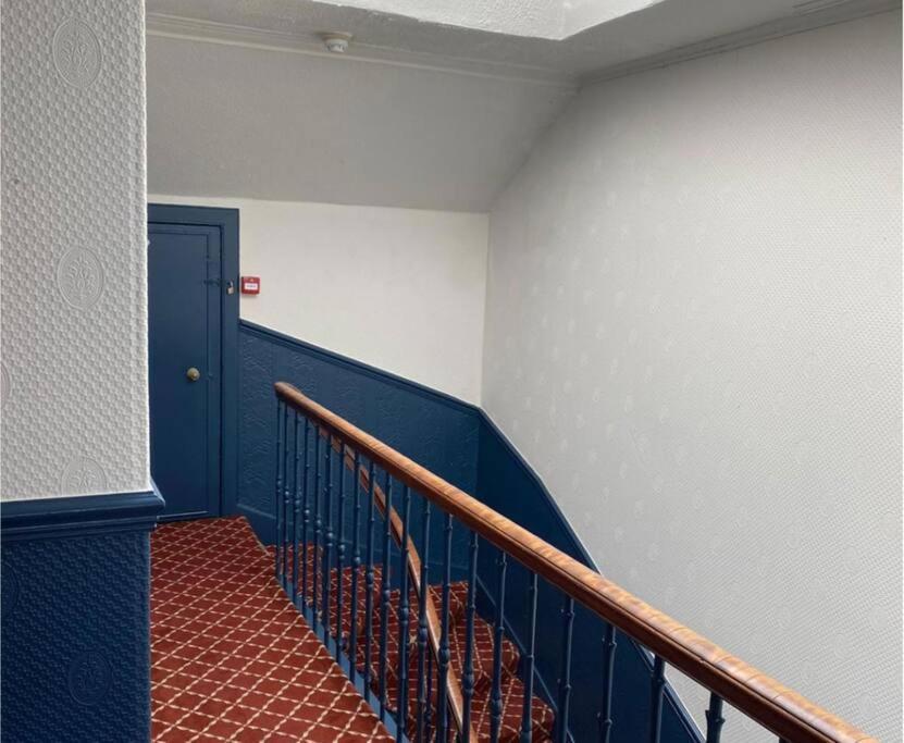 The Kingsview Townhouse - Boutique Hostel Эдинбург Экстерьер фото