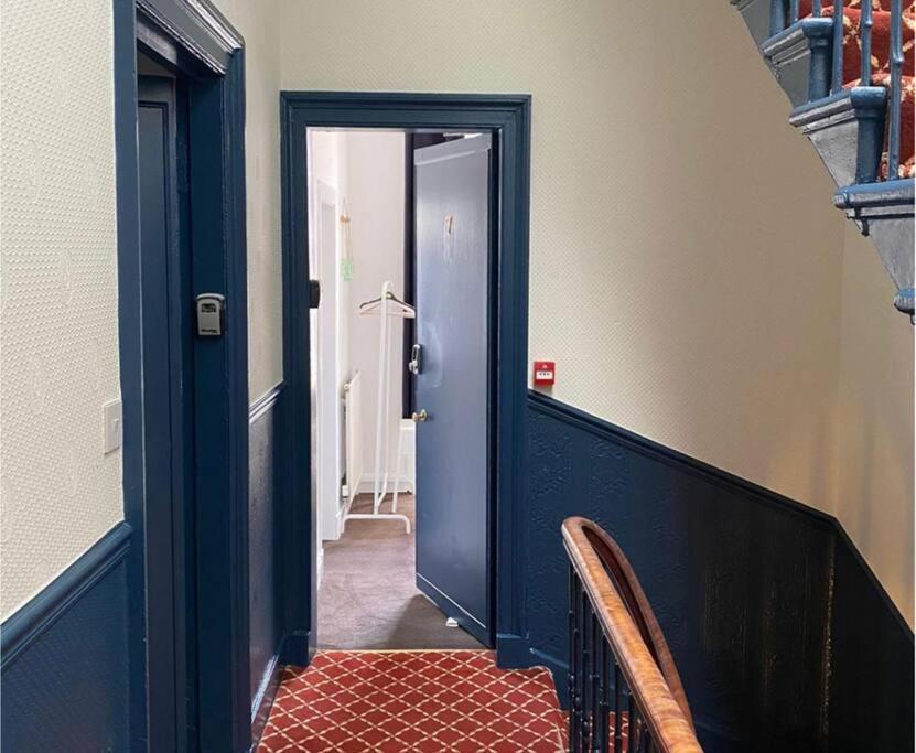 The Kingsview Townhouse - Boutique Hostel Эдинбург Экстерьер фото