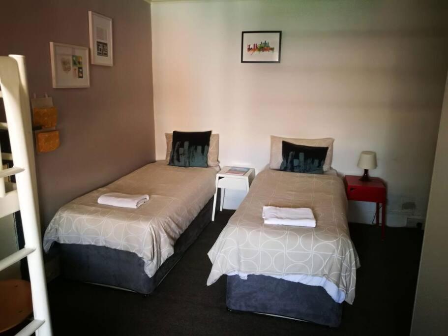 The Kingsview Townhouse - Boutique Hostel Эдинбург Экстерьер фото